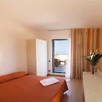 Menfi Beach Resort 4* メンフィ