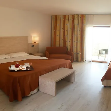 Hotel Menfi Beach Resort 4*